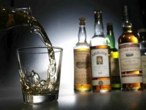 Алкоголь повышает или понижает давление