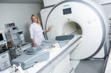 Показания к МРТ позвоночника и способы бронирования места в клиниках