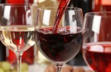 Красное вино повышает или понижает давление?