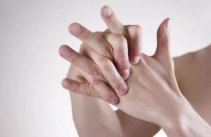 Тремор рук - симптомы и причины